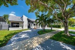 KENDALE COUNTRY CLUB ESTS - Residential