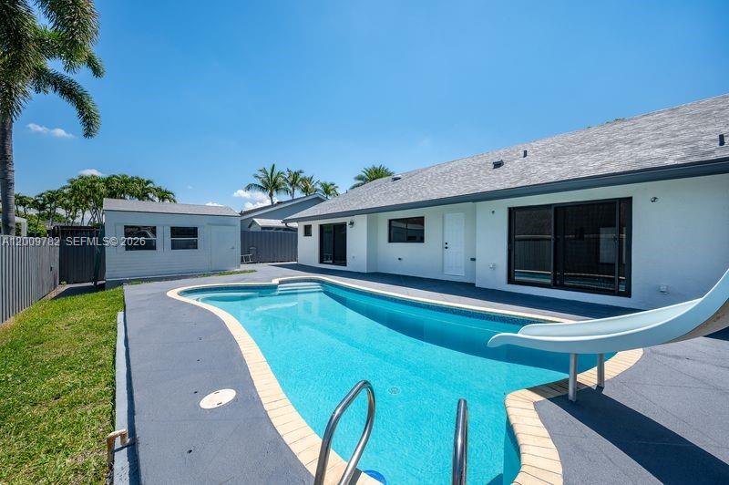 KENDALE COUNTRY CLUB ESTS - Residential