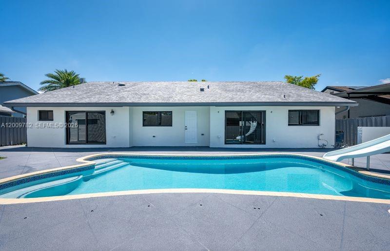 KENDALE COUNTRY CLUB ESTS - Residential