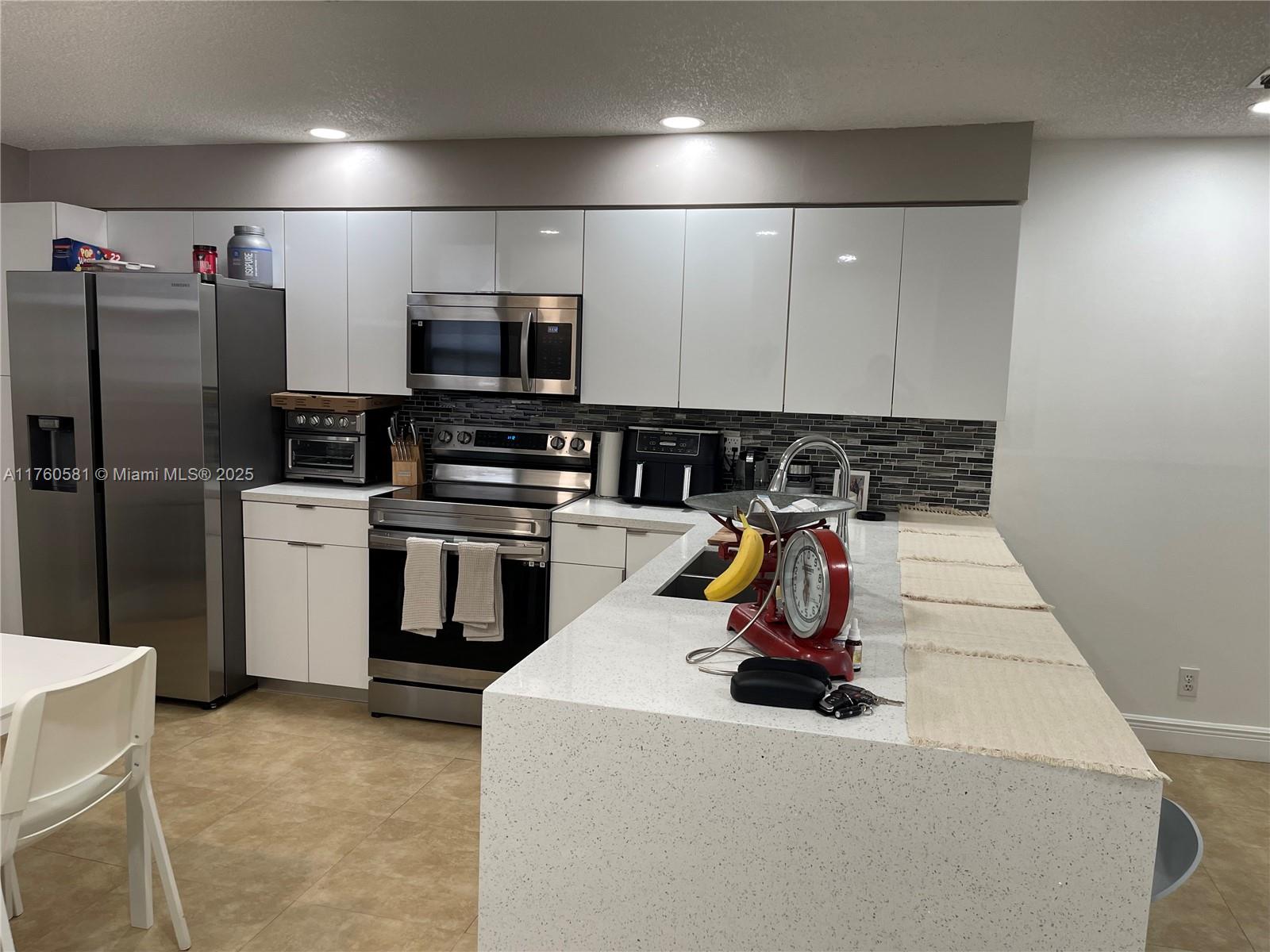 820 Sorrento Dr 820