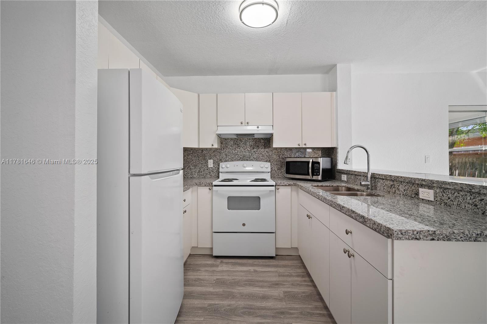 CLOVERLEAF GARDENS DUPLEX - Residential