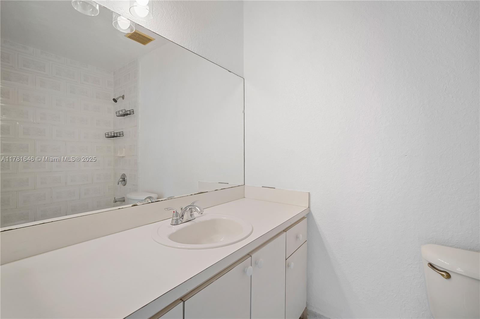 CLOVERLEAF GARDENS DUPLEX - Residential