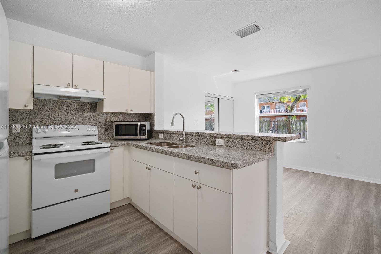 CLOVERLEAF GARDENS DUPLEX - Residential