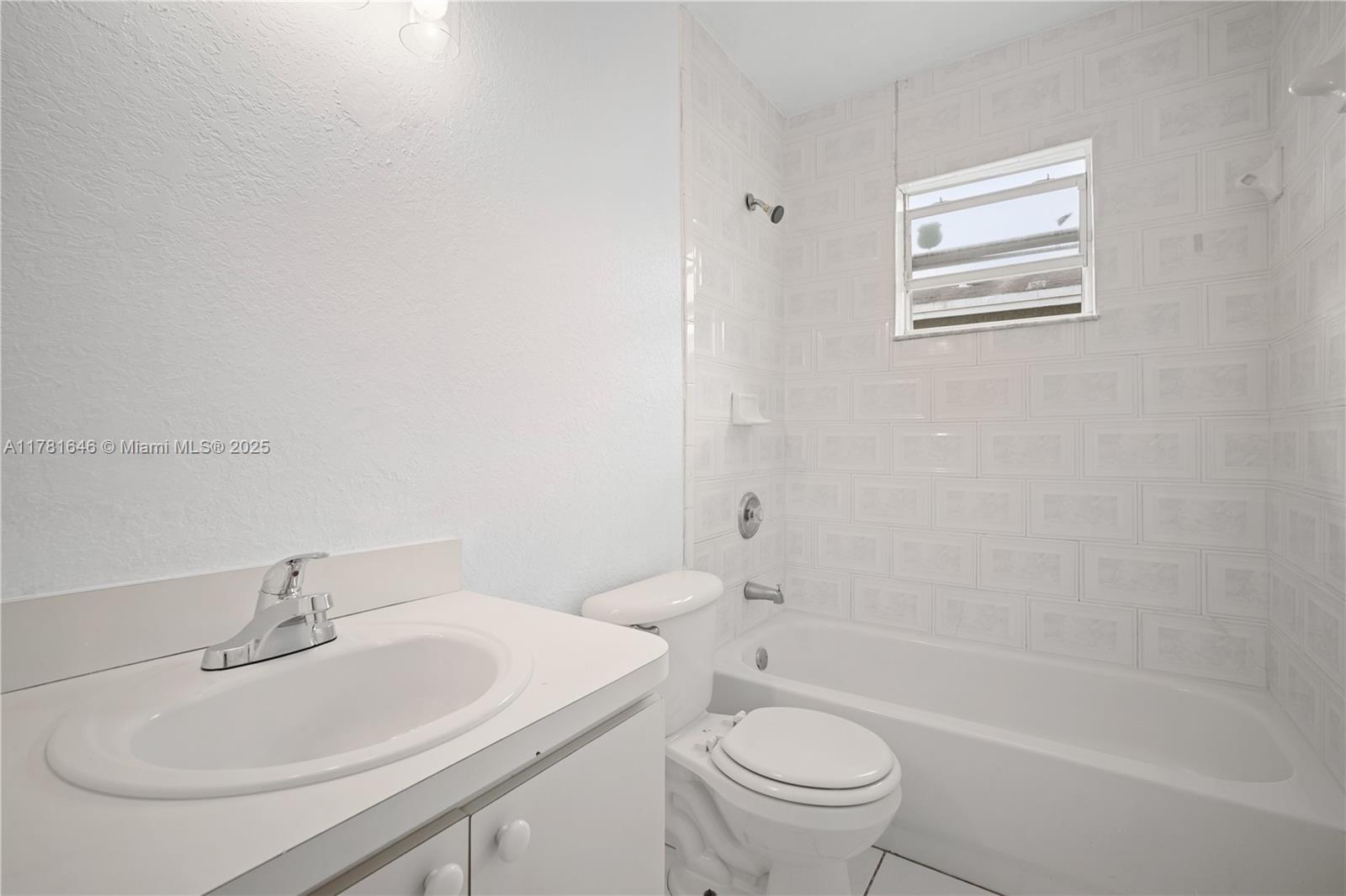 CLOVERLEAF GARDENS DUPLEX - Residential