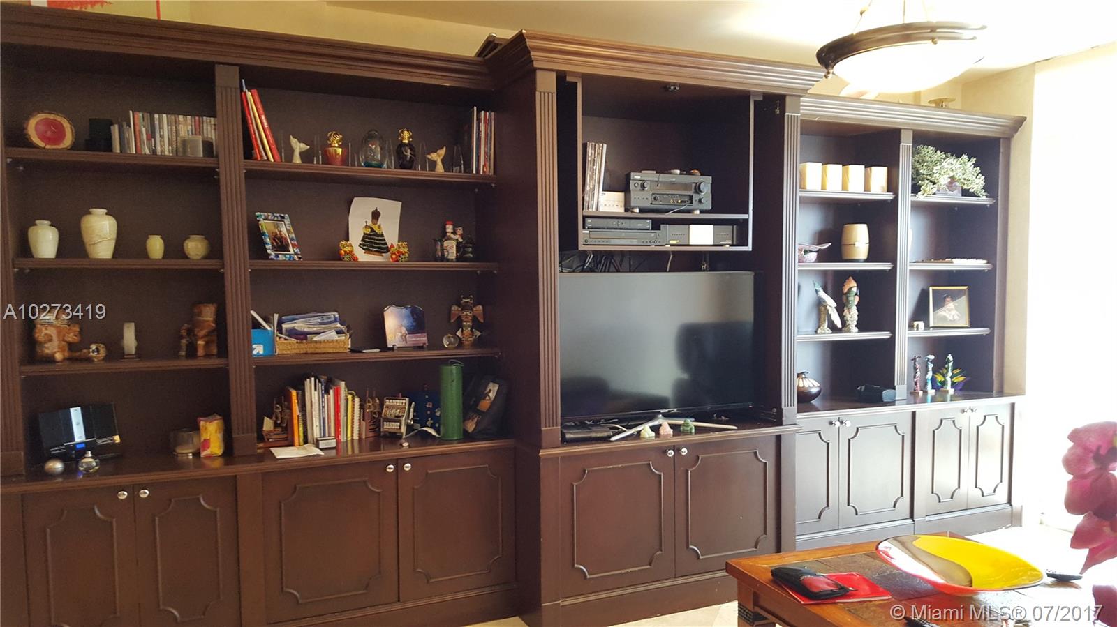 Residences On Hollywood B - Residential Lease