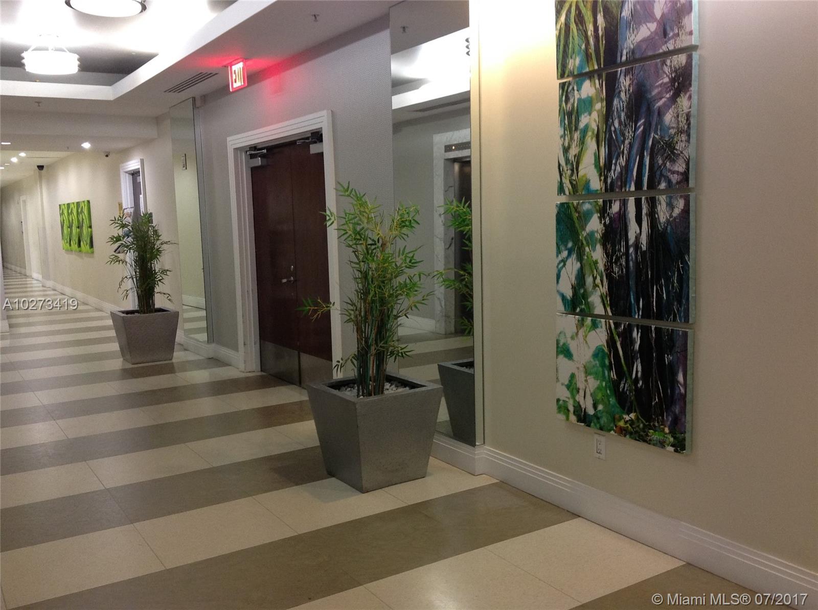 Residences On Hollywood B - Residential Lease