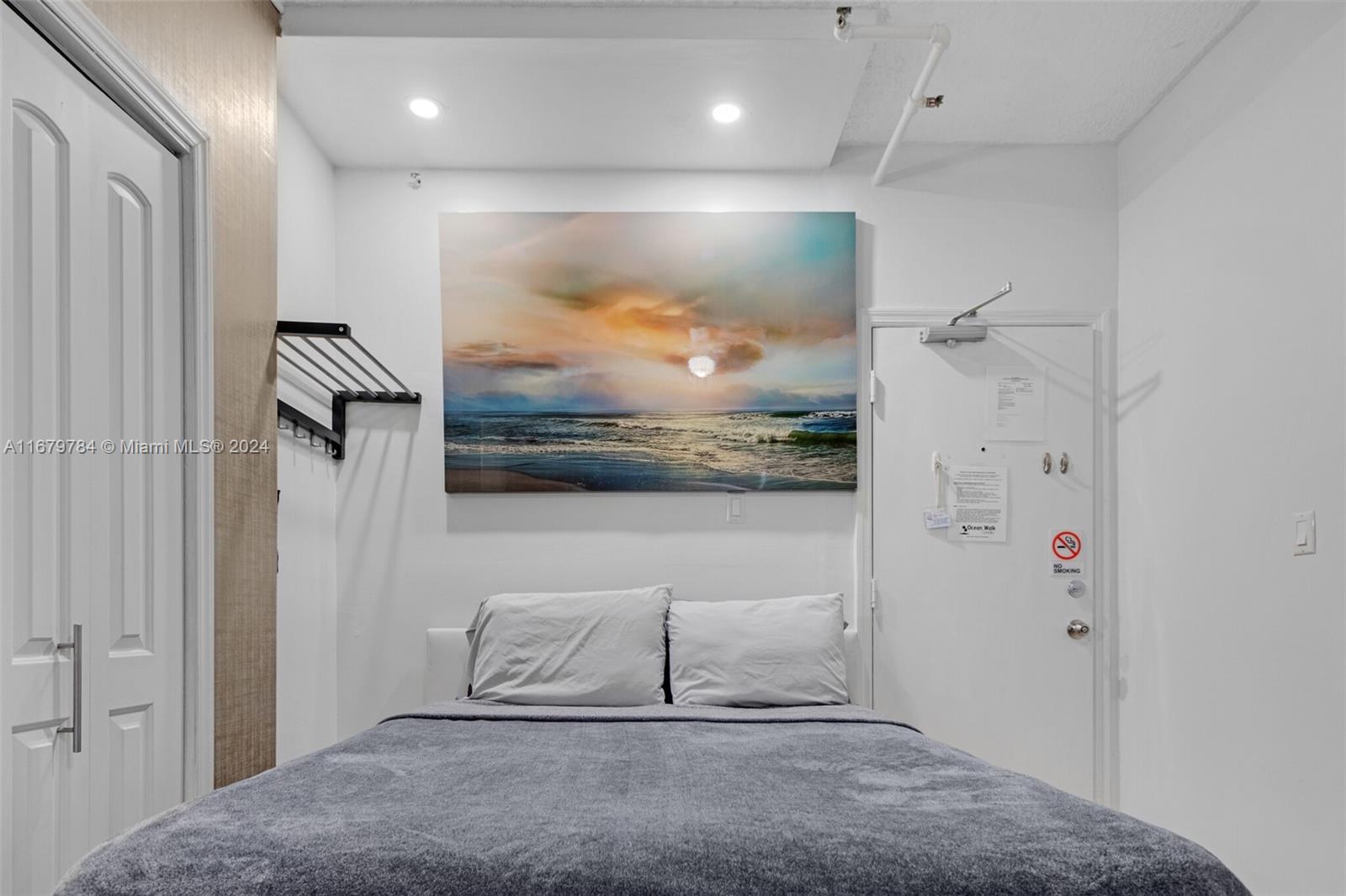 OCEAN WALK ON SOUTH BEACH - Residential