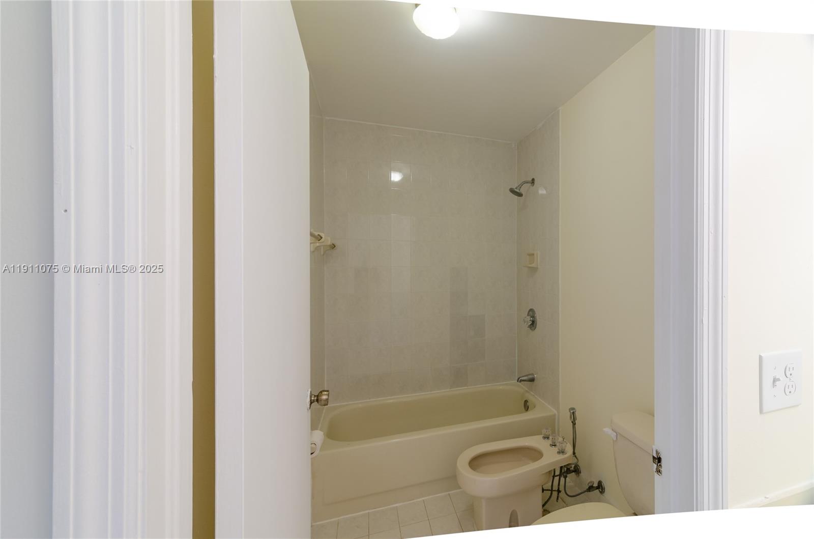 POMELO PARK - Residential Lease