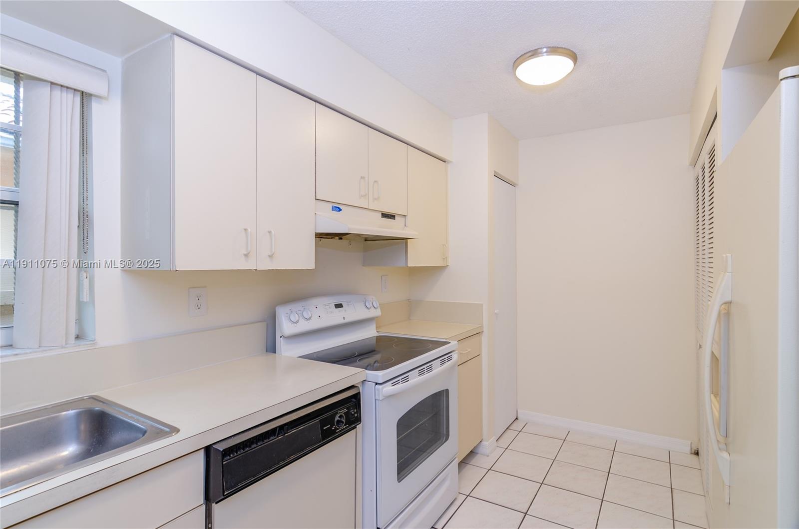 POMELO PARK - Residential Lease