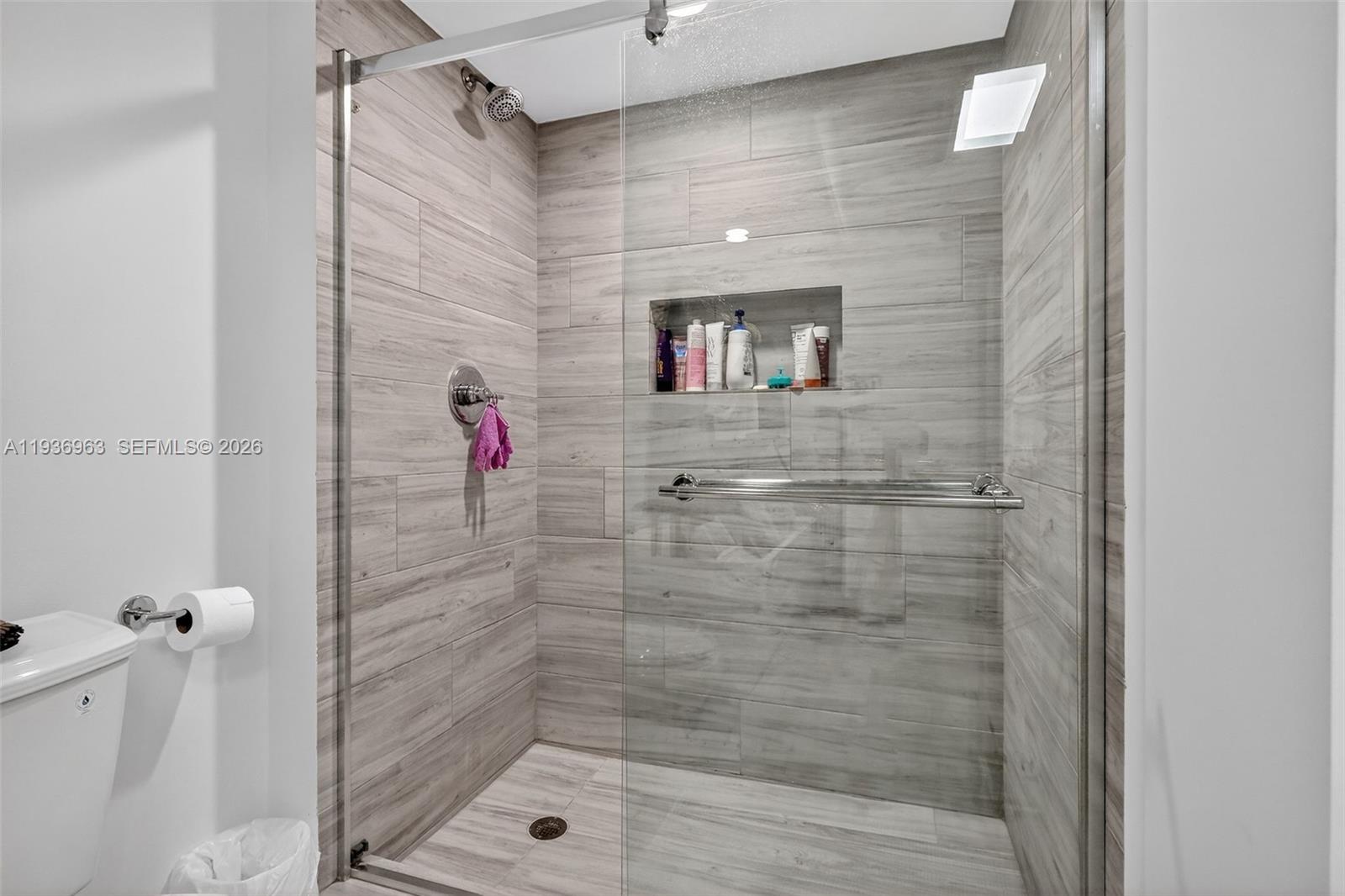 1000 ISL BLVD WILLIAMS IS - Residential