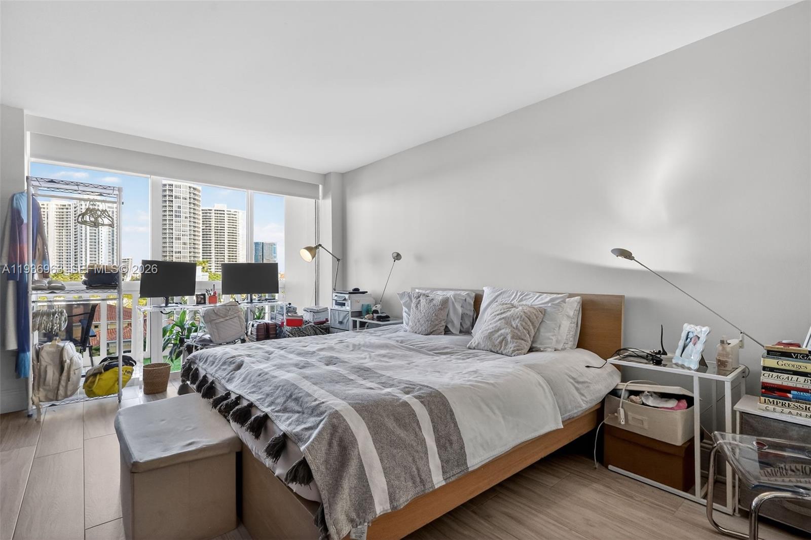 1000 ISL BLVD WILLIAMS IS - Residential