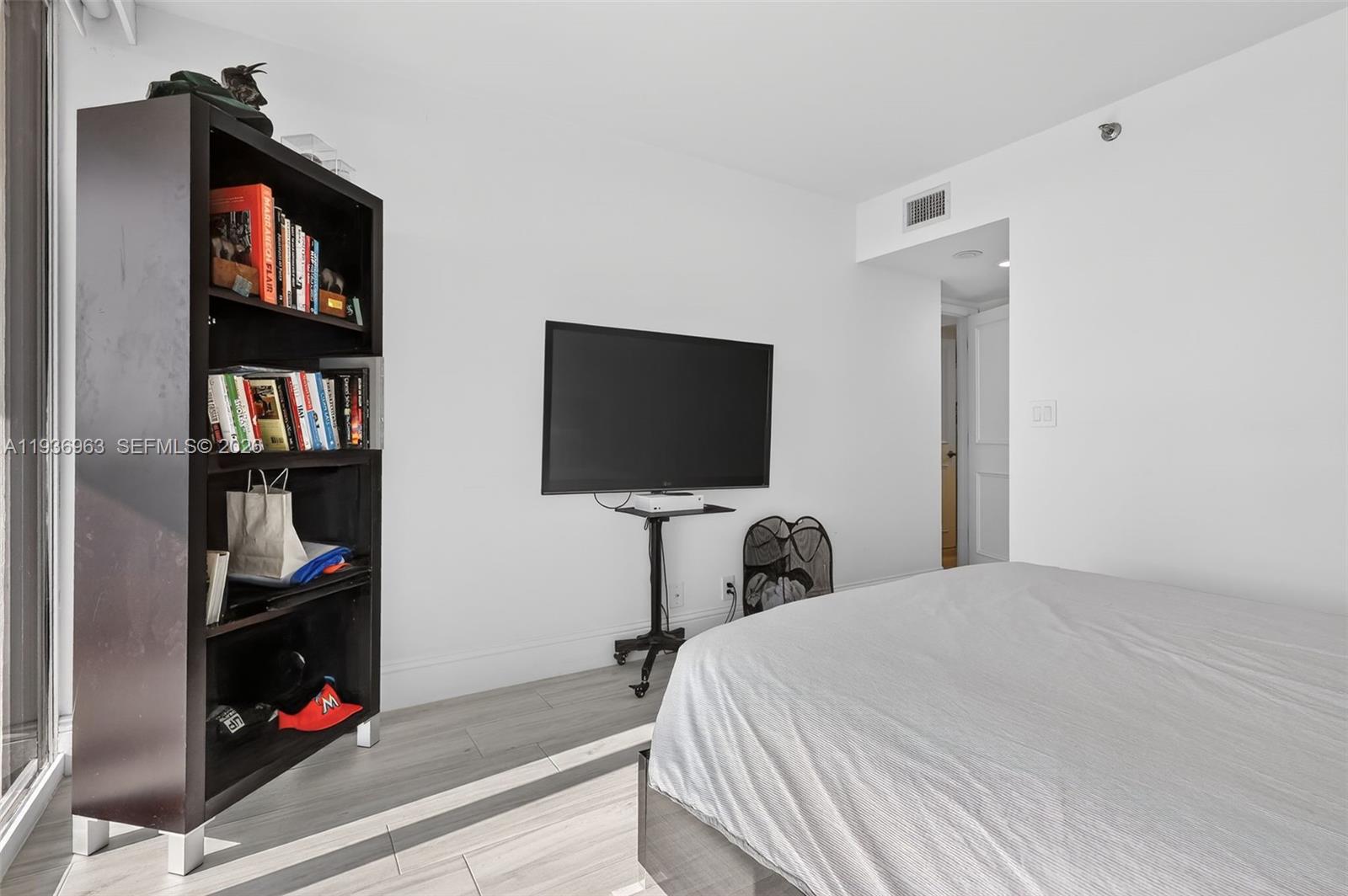 1000 ISL BLVD WILLIAMS IS - Residential