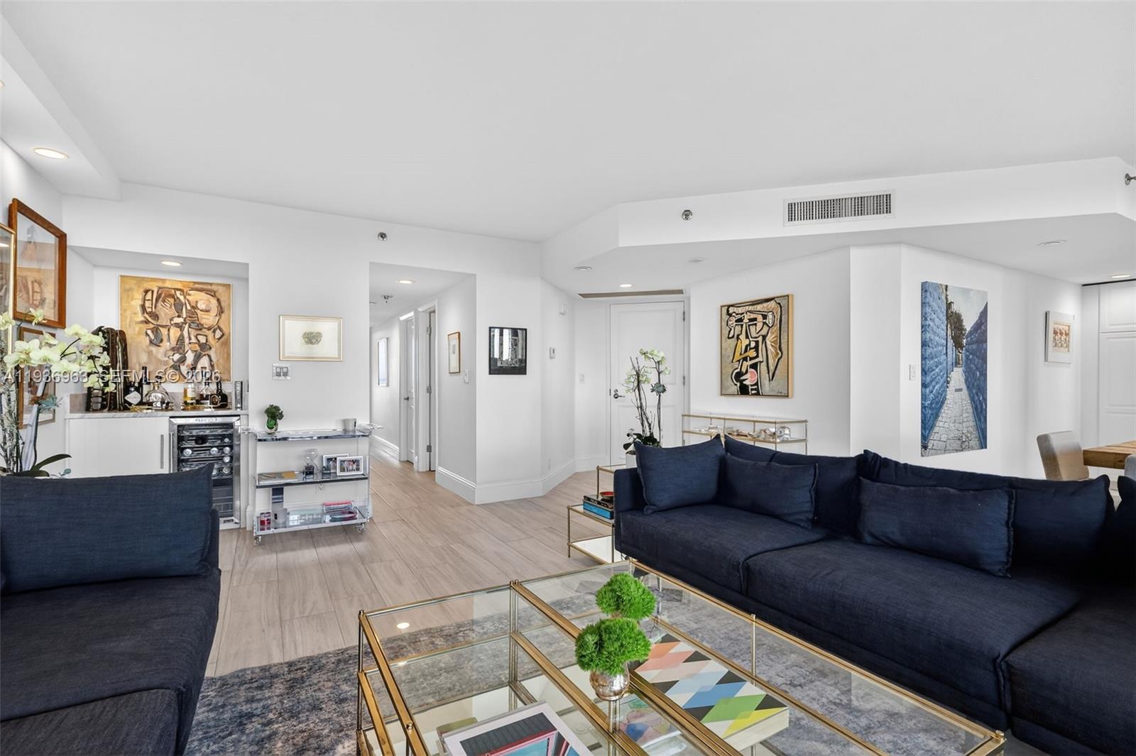 1000 ISL BLVD WILLIAMS IS - Residential