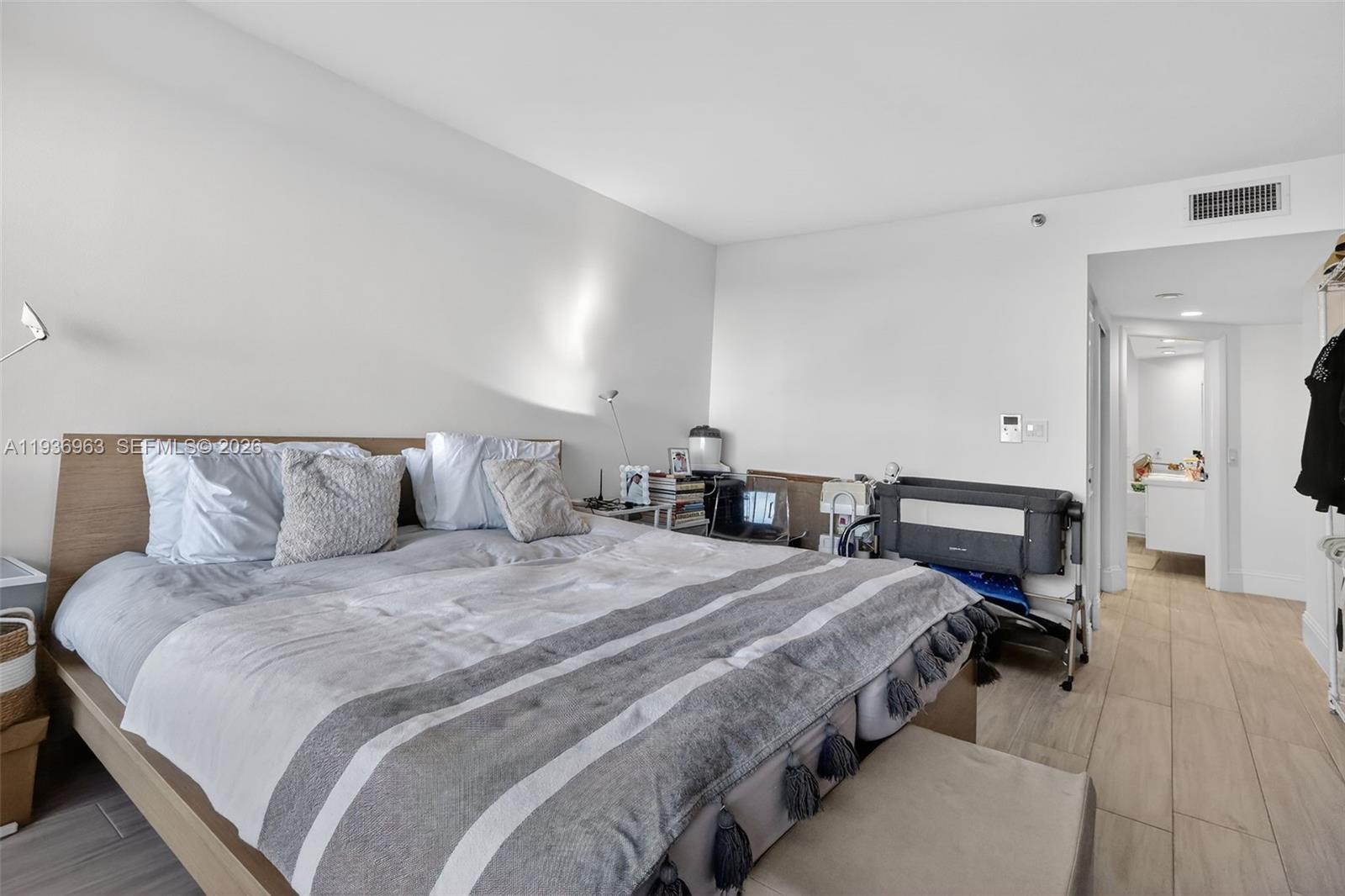 1000 ISL BLVD WILLIAMS IS - Residential