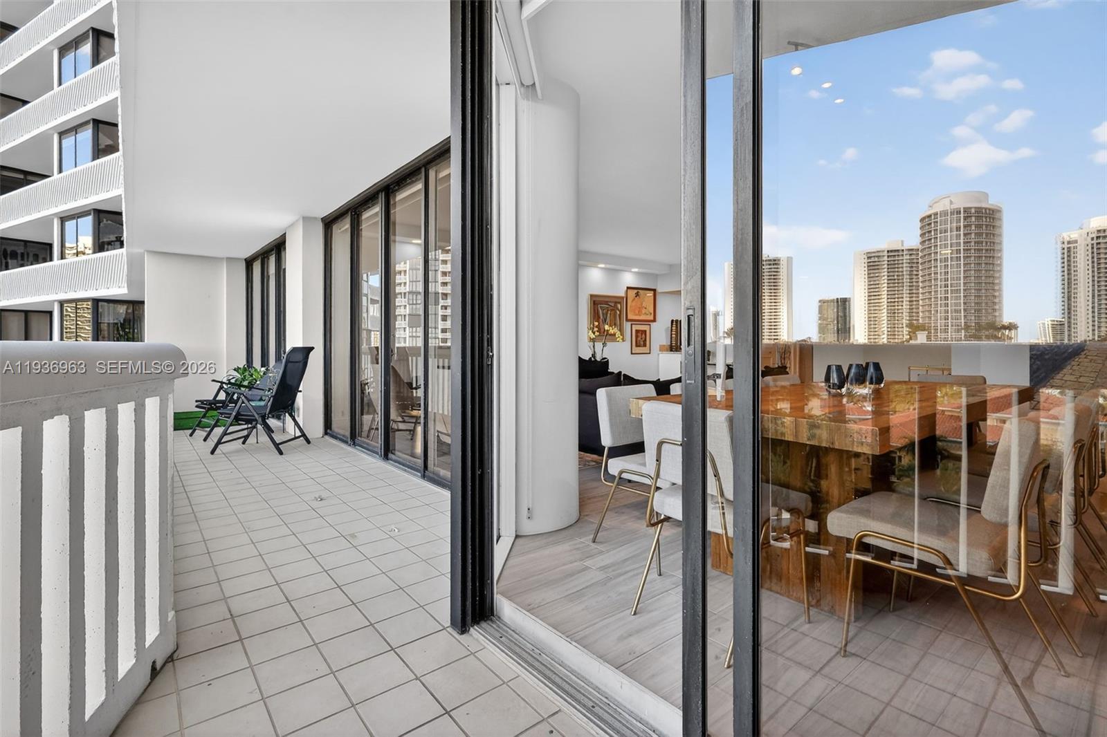 1000 ISL BLVD WILLIAMS IS - Residential