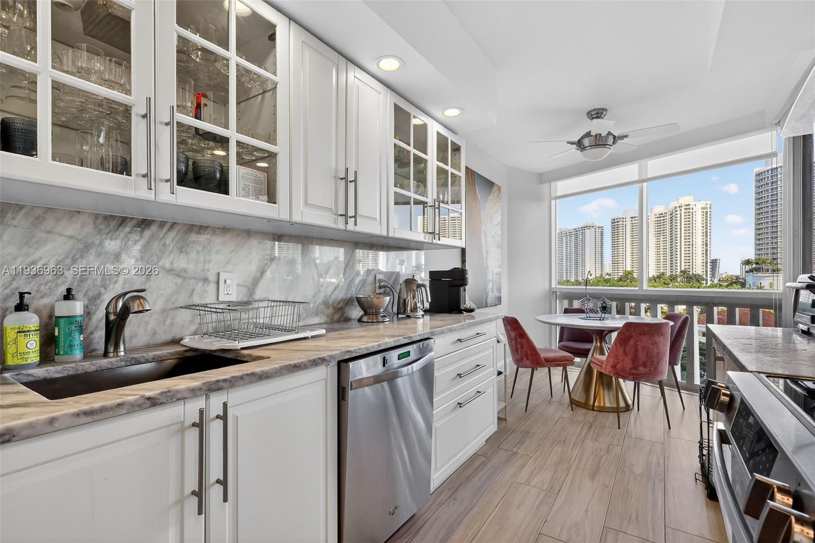 1000 ISL BLVD WILLIAMS IS - Residential