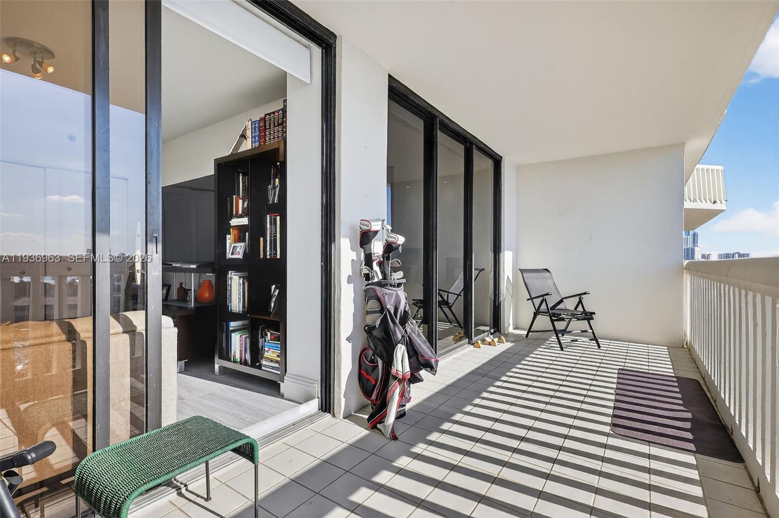 1000 ISL BLVD WILLIAMS IS - Residential