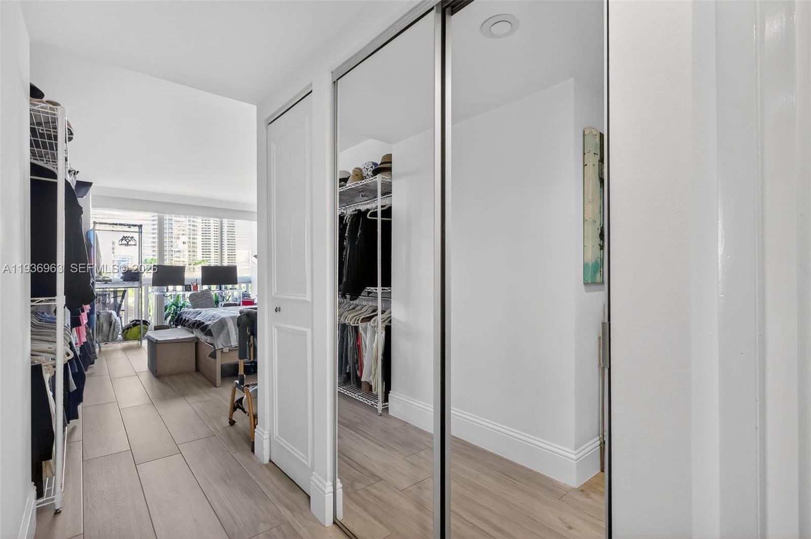 1000 ISL BLVD WILLIAMS IS - Residential