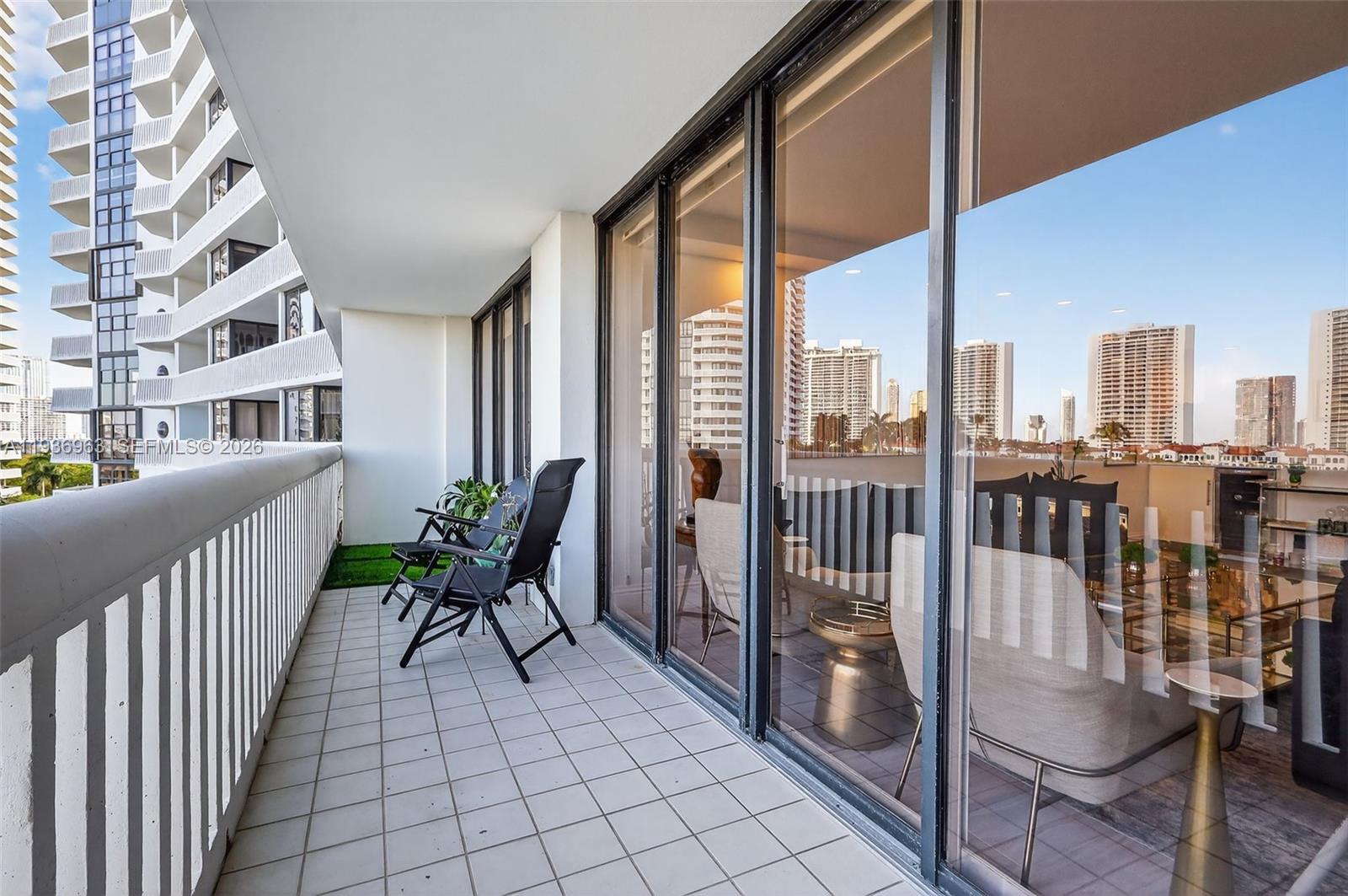 1000 ISL BLVD WILLIAMS IS - Residential