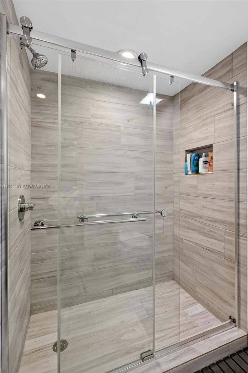 1000 ISL BLVD WILLIAMS IS - Residential