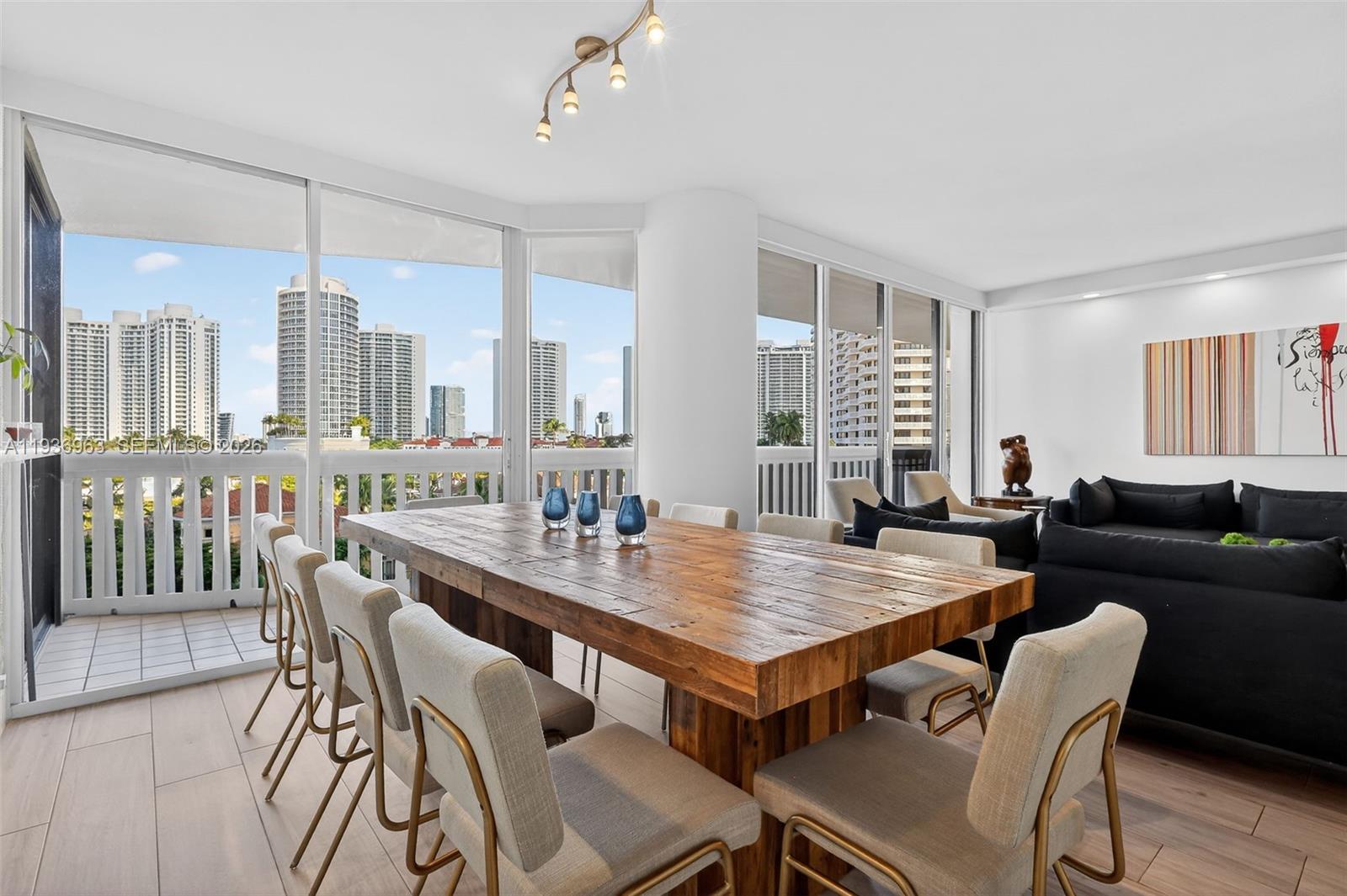 1000 ISL BLVD WILLIAMS IS - Residential