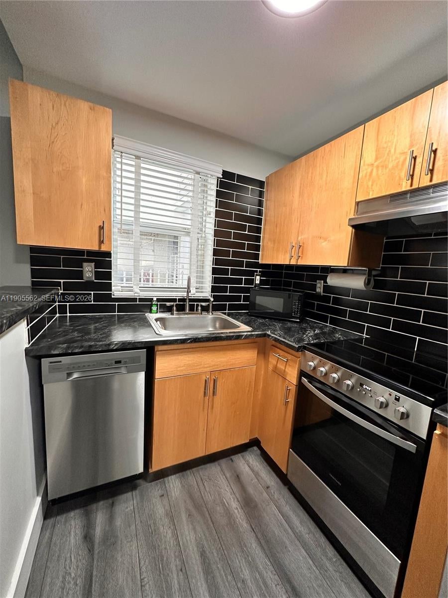 1542 Drexel Ave 107