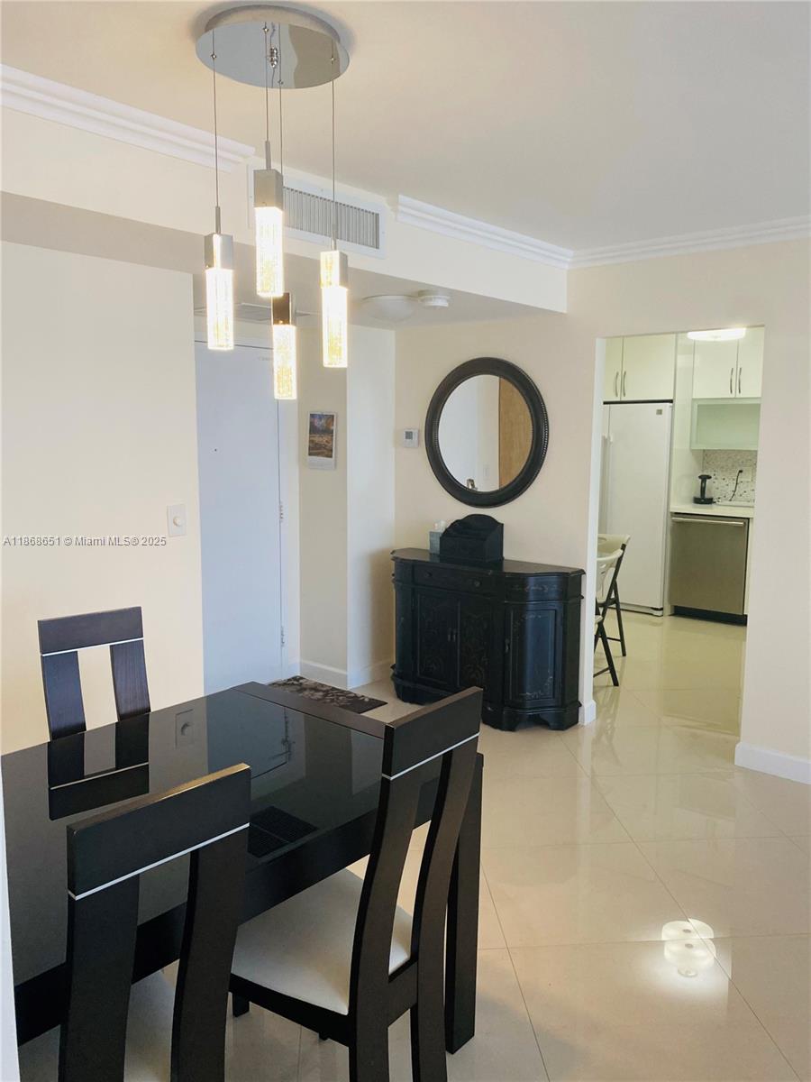 WINSTON TOWER 300 CONDO - Residential Lease