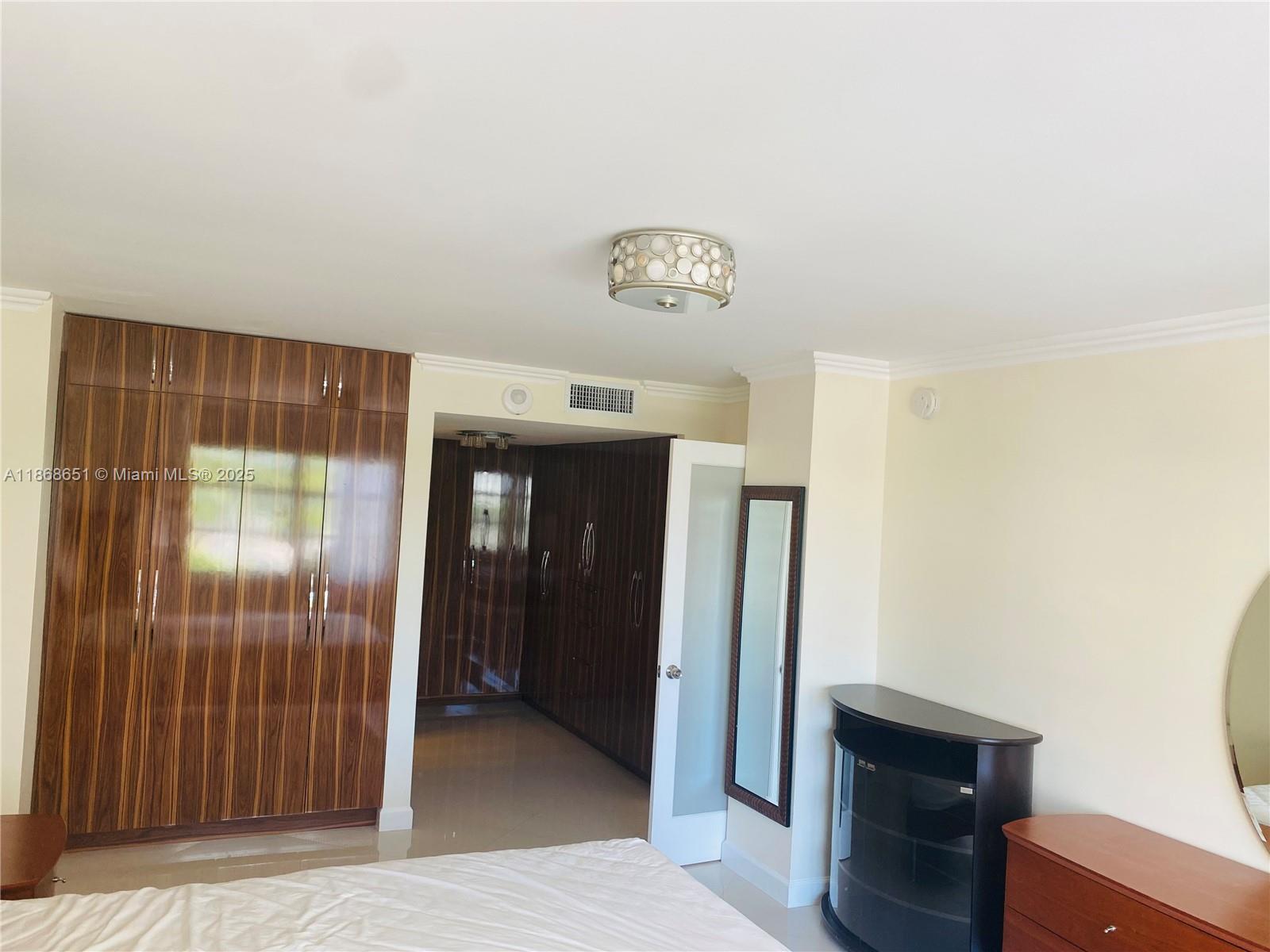 WINSTON TOWER 300 CONDO - Residential Lease