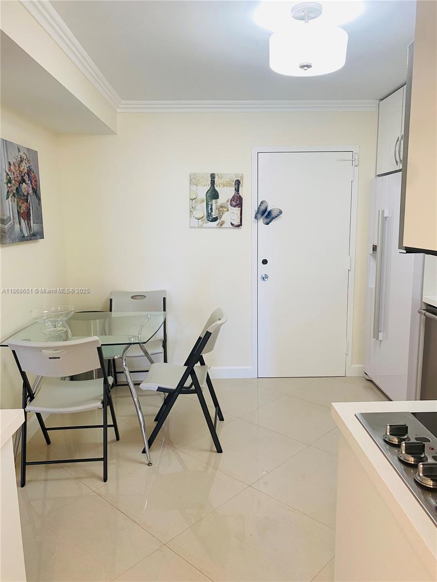 WINSTON TOWER 300 CONDO - Residential Lease