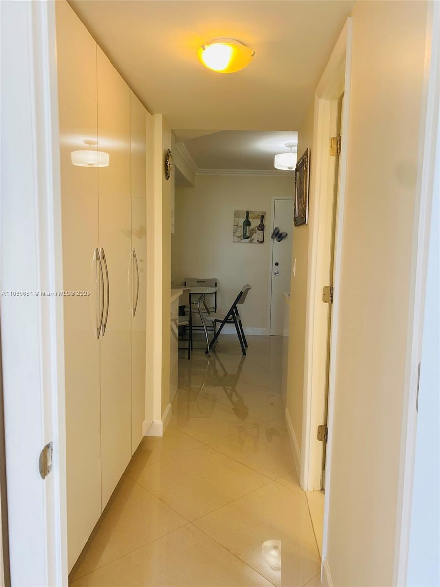 WINSTON TOWER 300 CONDO - Residential Lease