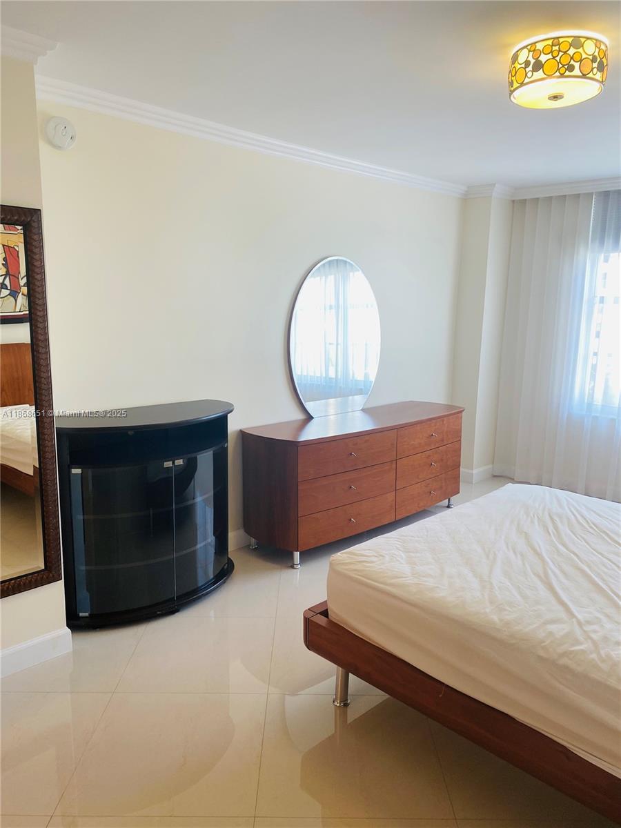 WINSTON TOWER 300 CONDO - Residential Lease