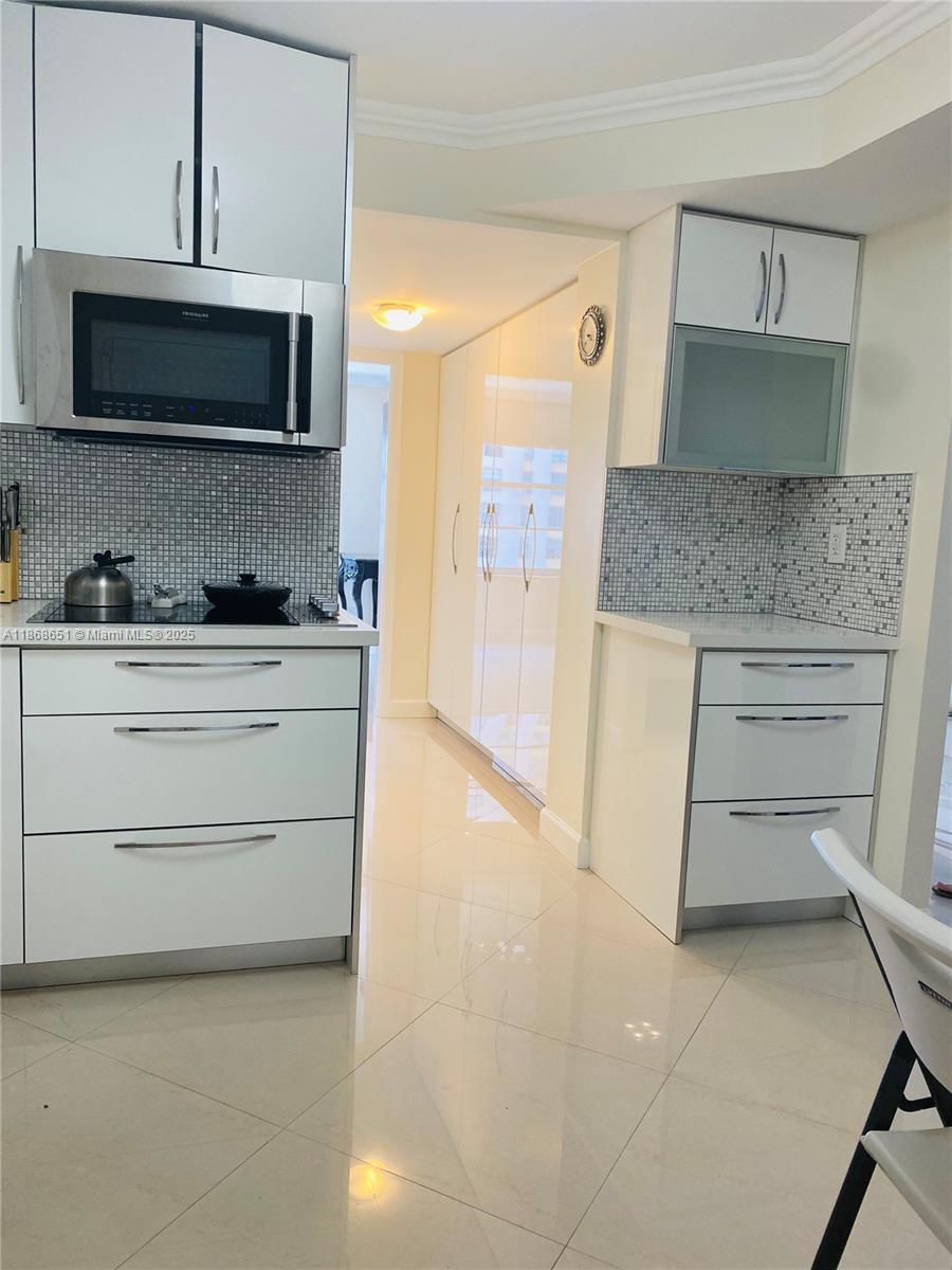 WINSTON TOWER 300 CONDO - Residential Lease