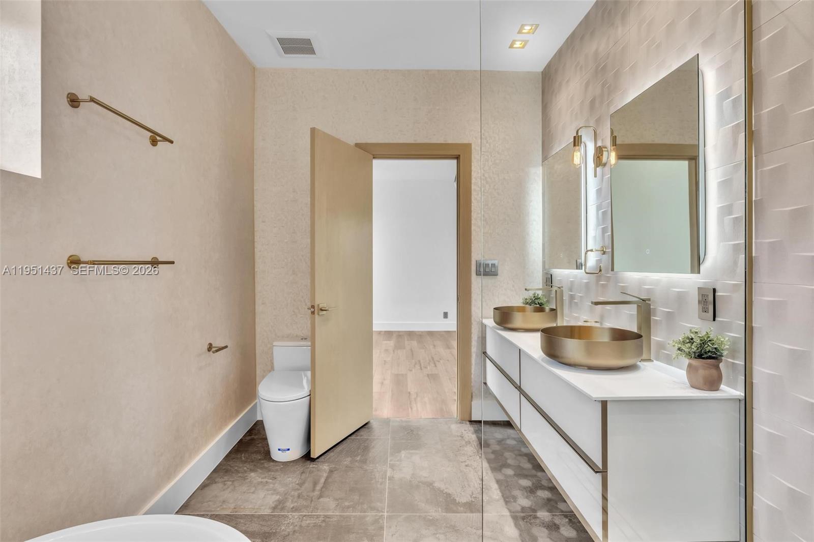 ALTOS DEL MAR NO 6 - Residential