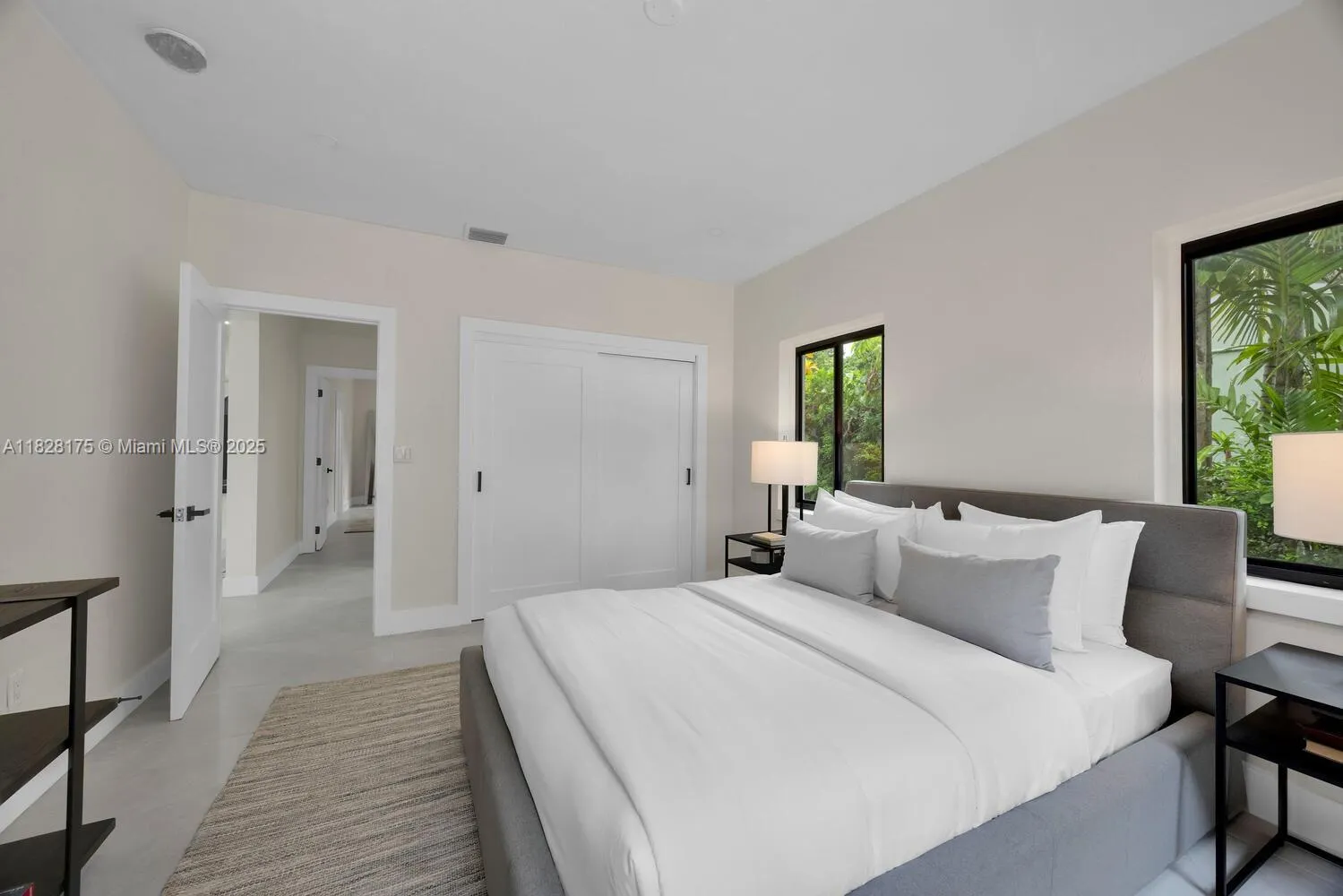 Coral Gables, Florida 33134, United States, 2 Bedrooms Bedrooms, ,2 BathroomsBathrooms,Residential,Pending,157868