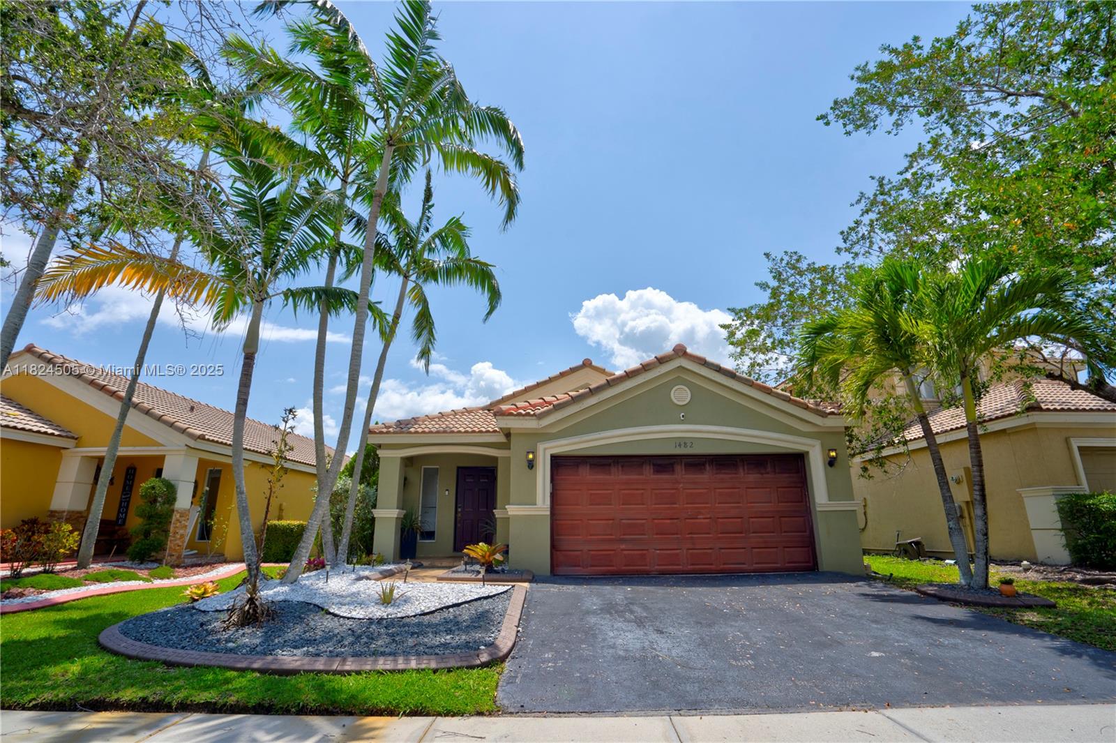 Beautifully maintained one-story home in the desirable community of Savanna! This 3-bedroom, 2-bath property features a fully remodeled modern kitchen with quartz countertops, abundant natural light, and a spacious layout ideal for comfortable living. Enjoy a private backyard perfect for outdoor enjoyment. The home includes a convenient two-car garage, new A/C unit and ducts. Located in a gated community with clubhouse, pools, green areas, and recreational amenities. Excellent location and move-in ready!