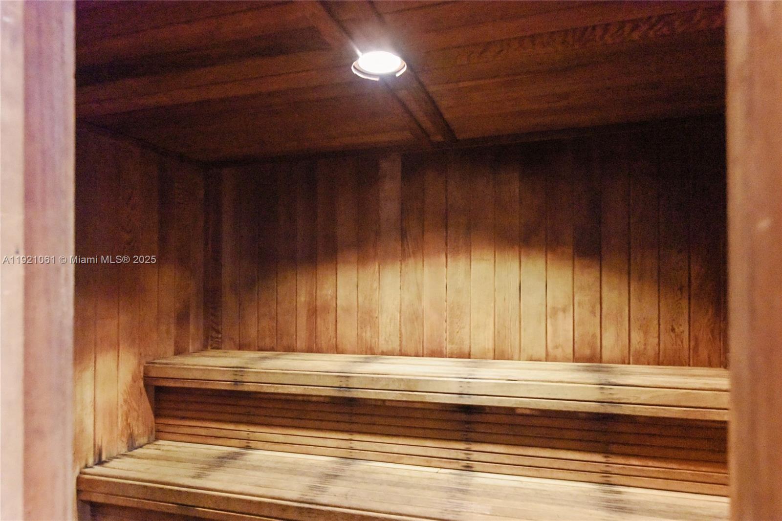 PEMBROKE LAKES SECTION SE - Residential