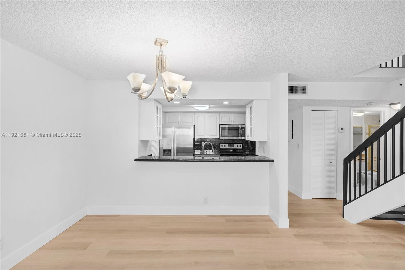 PEMBROKE LAKES SECTION SE - Residential