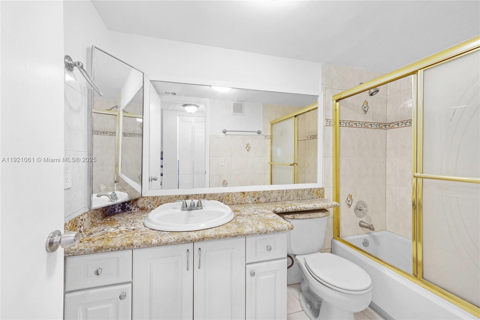 PEMBROKE LAKES SECTION SE - Residential