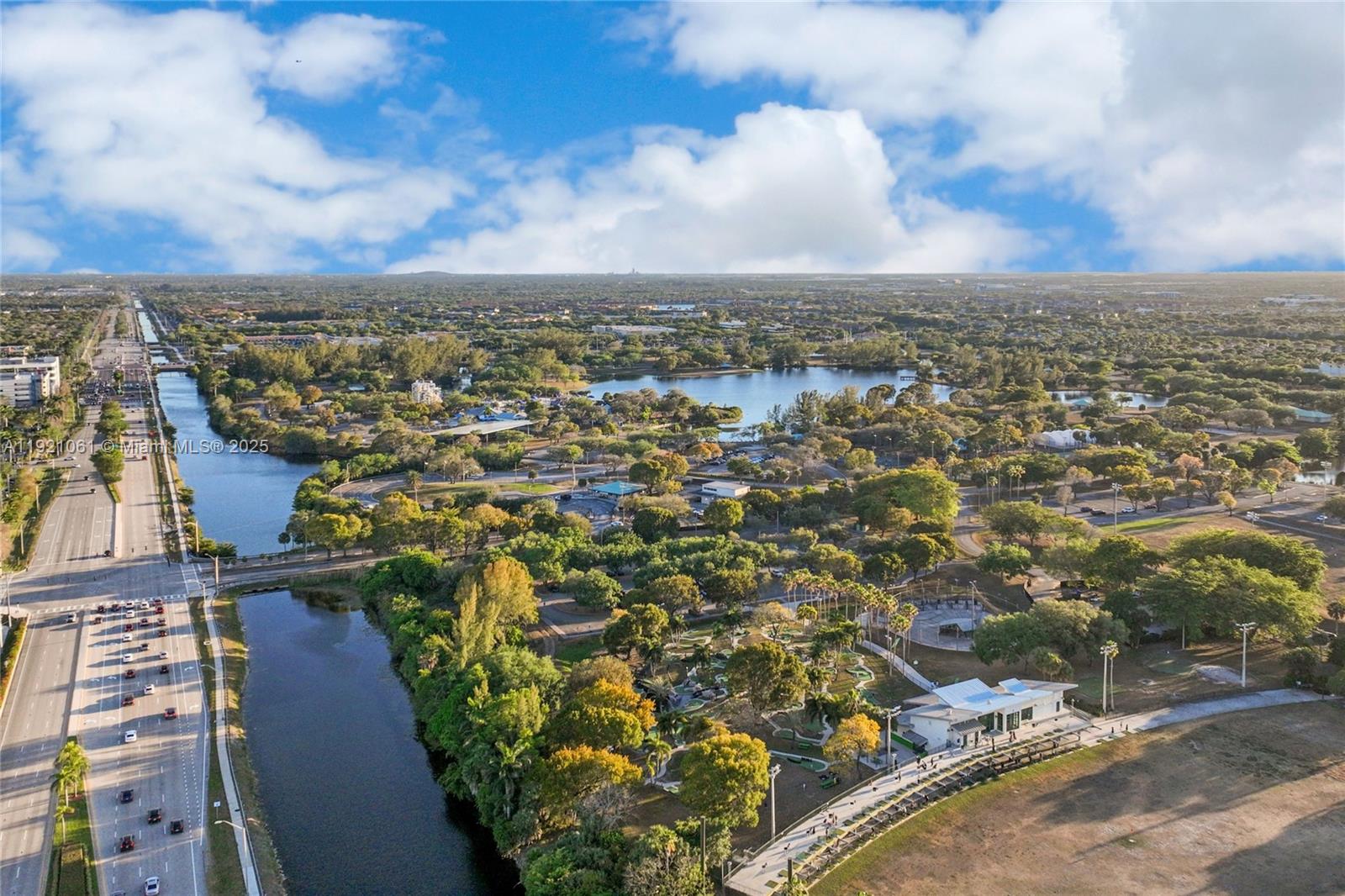 PEMBROKE LAKES SECTION SE - Residential