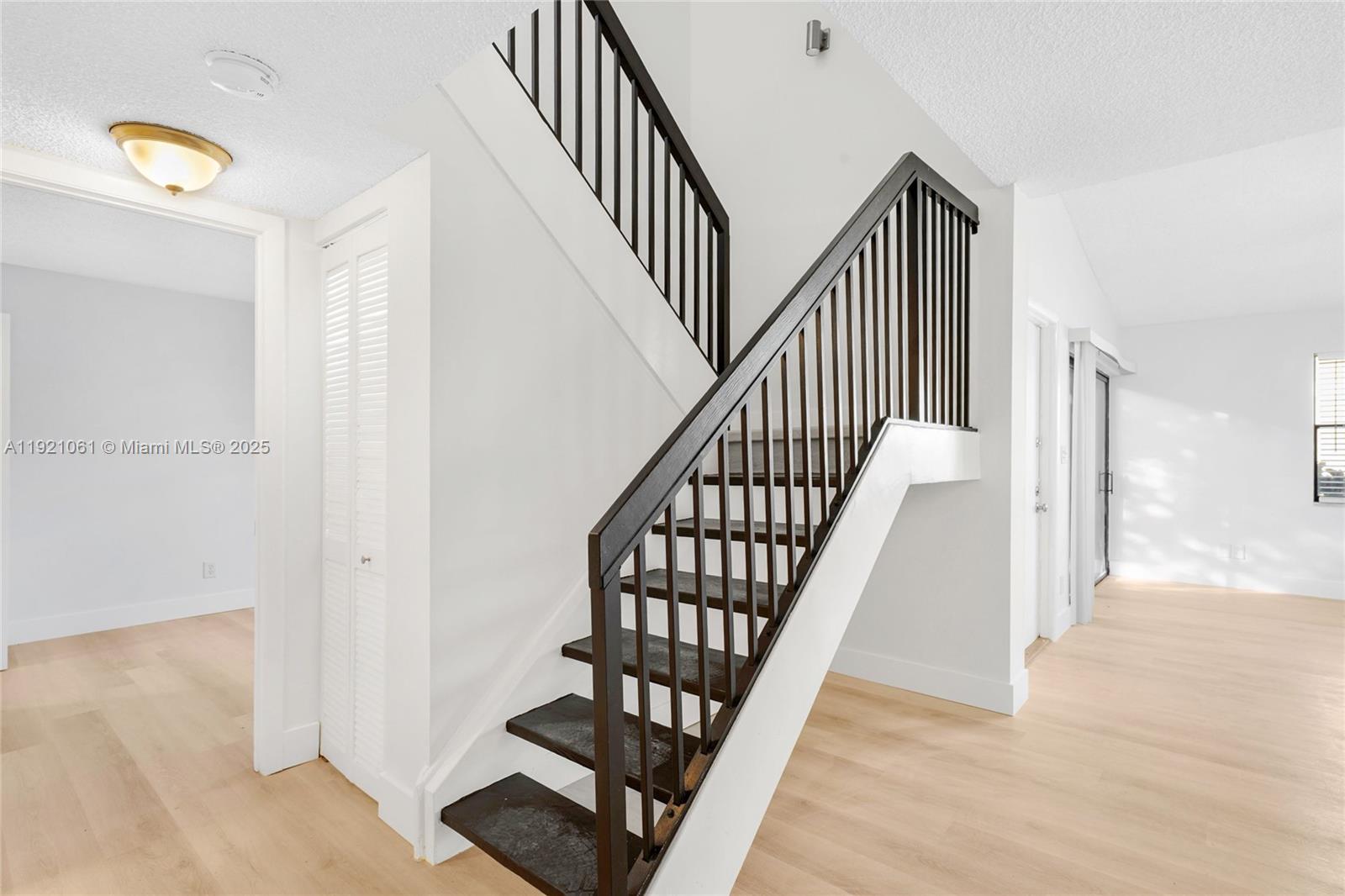 PEMBROKE LAKES SECTION SE - Residential