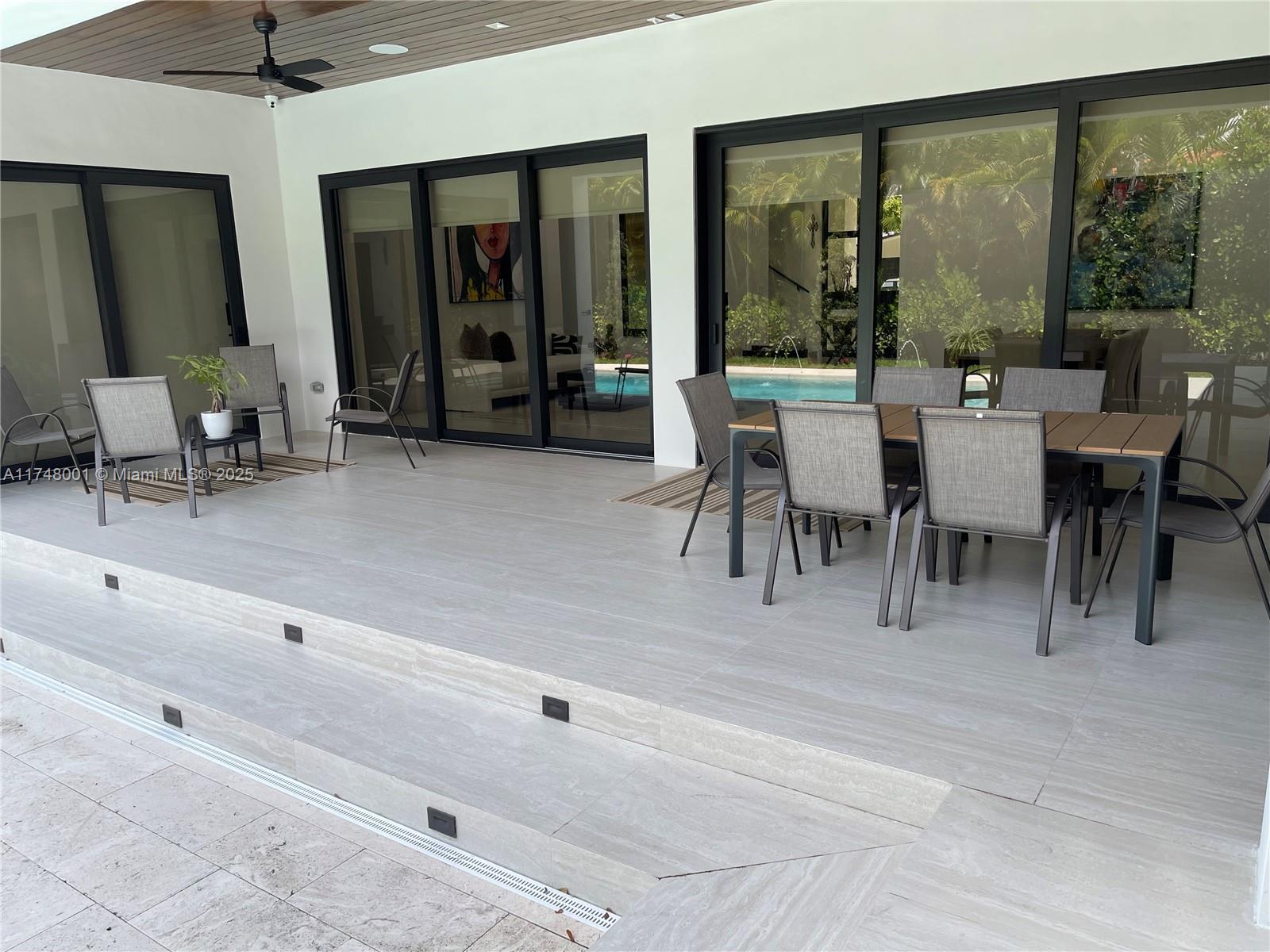 CORAL GABLES RIVIERA SEC - Residential