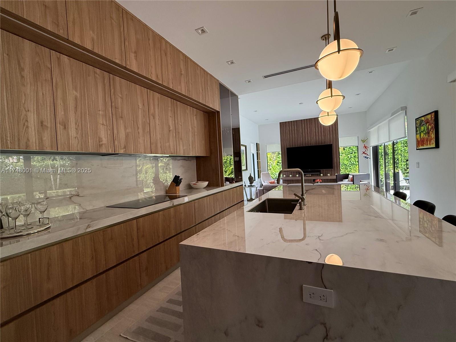 CORAL GABLES RIVIERA SEC - Residential