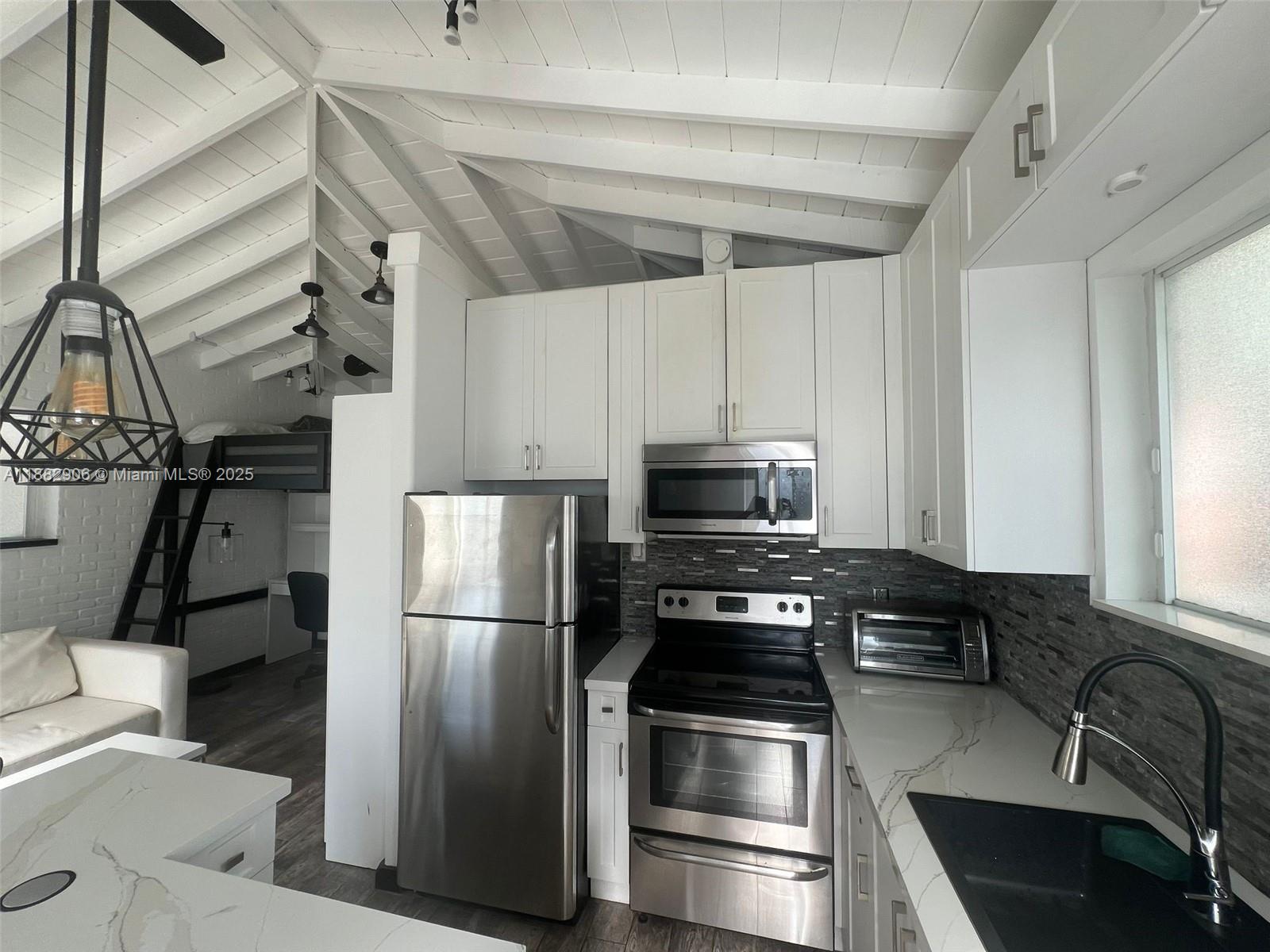 OCEAN BEACH ADDN NO 3 - Residential Lease