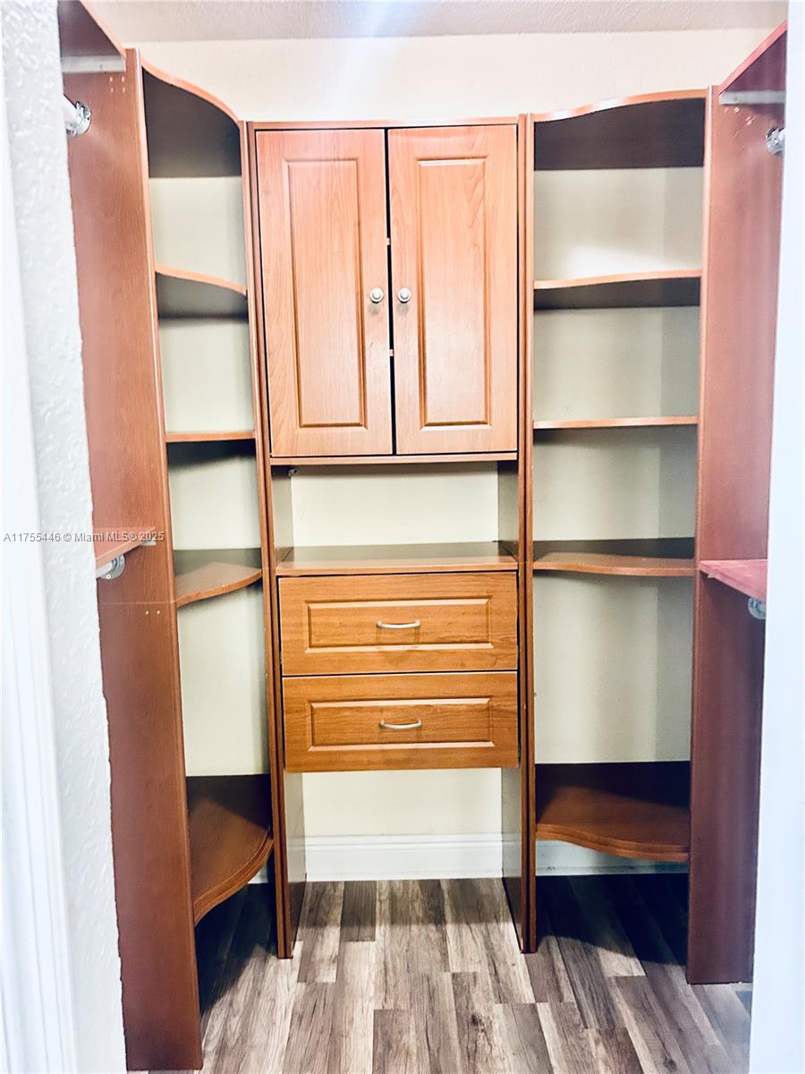 ¤COUNTRY WALK SEC 2 - Residential