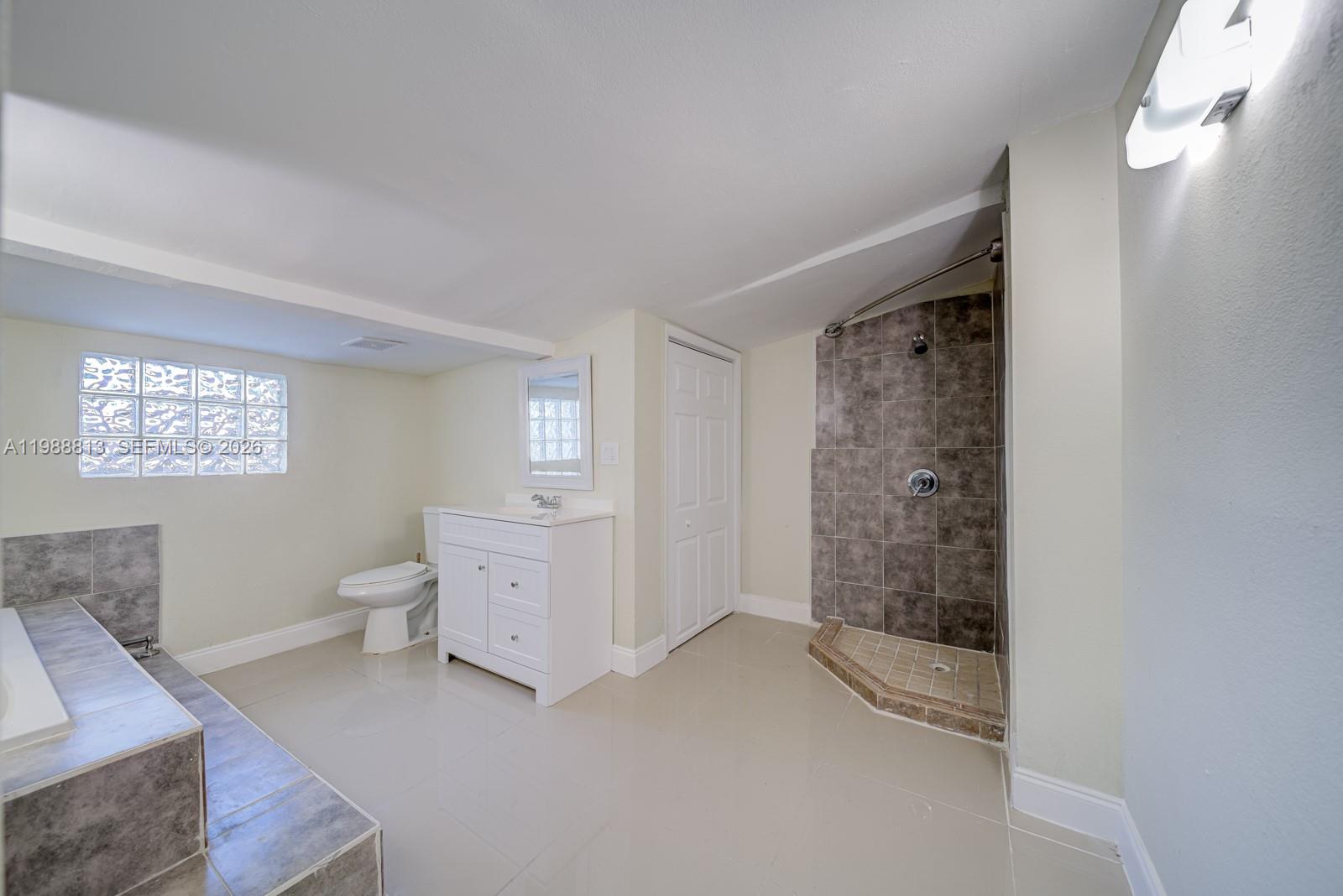 PINE HIGHLANDS - Residential