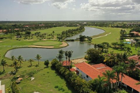 00 Samanes, La Estancia Golf & Country Club FL