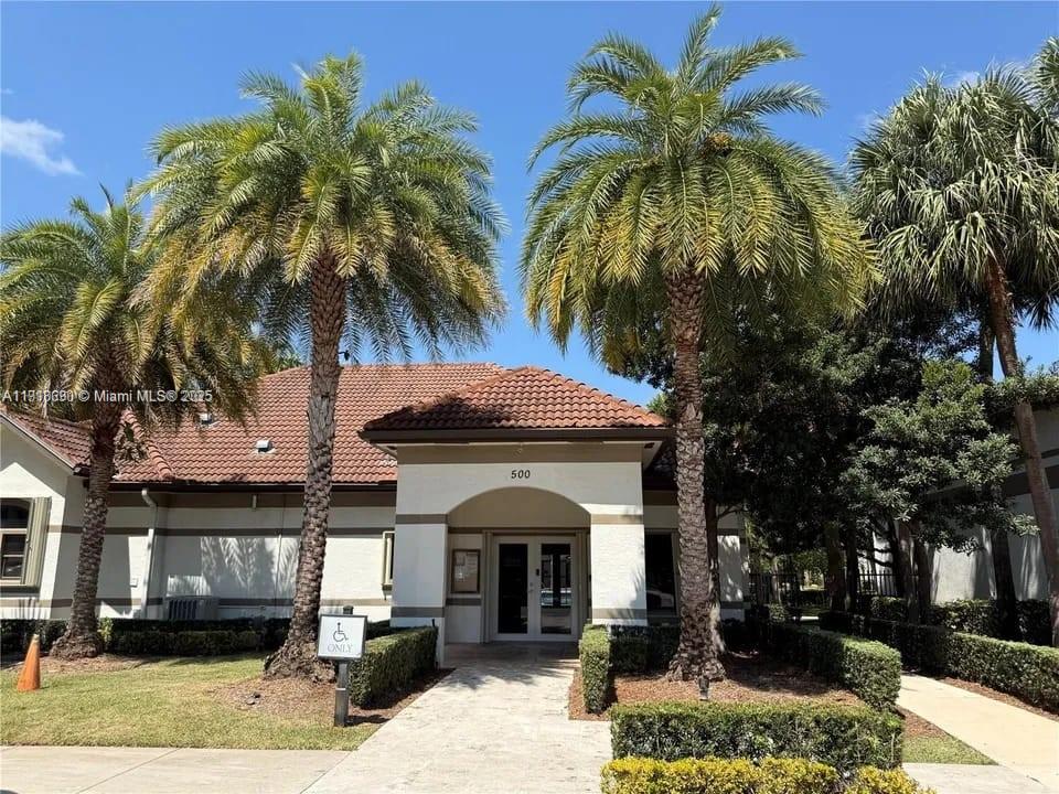 HOLLYWOOD PARC CONDOMINIU - Residential