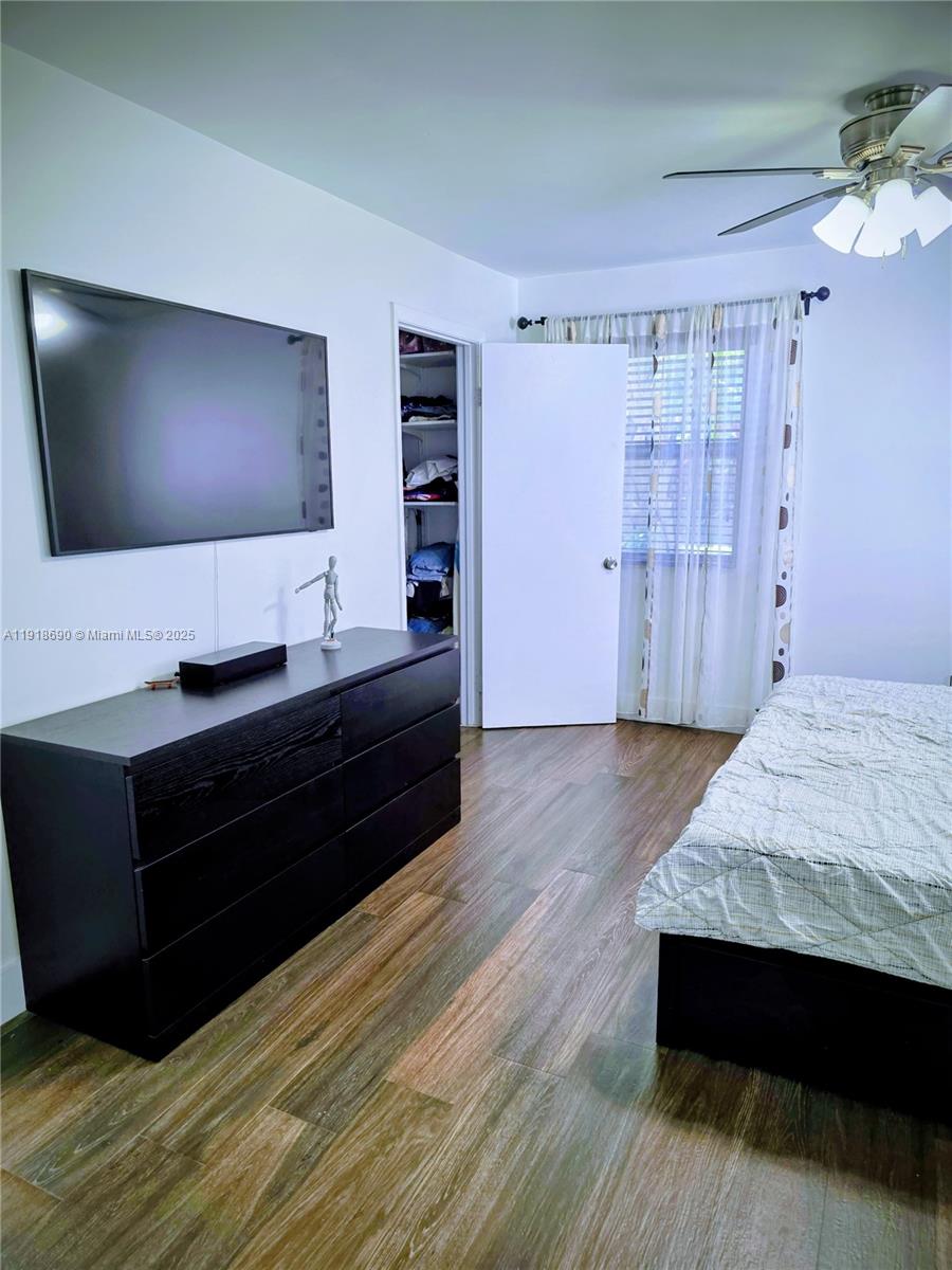 HOLLYWOOD PARC CONDOMINIU - Residential