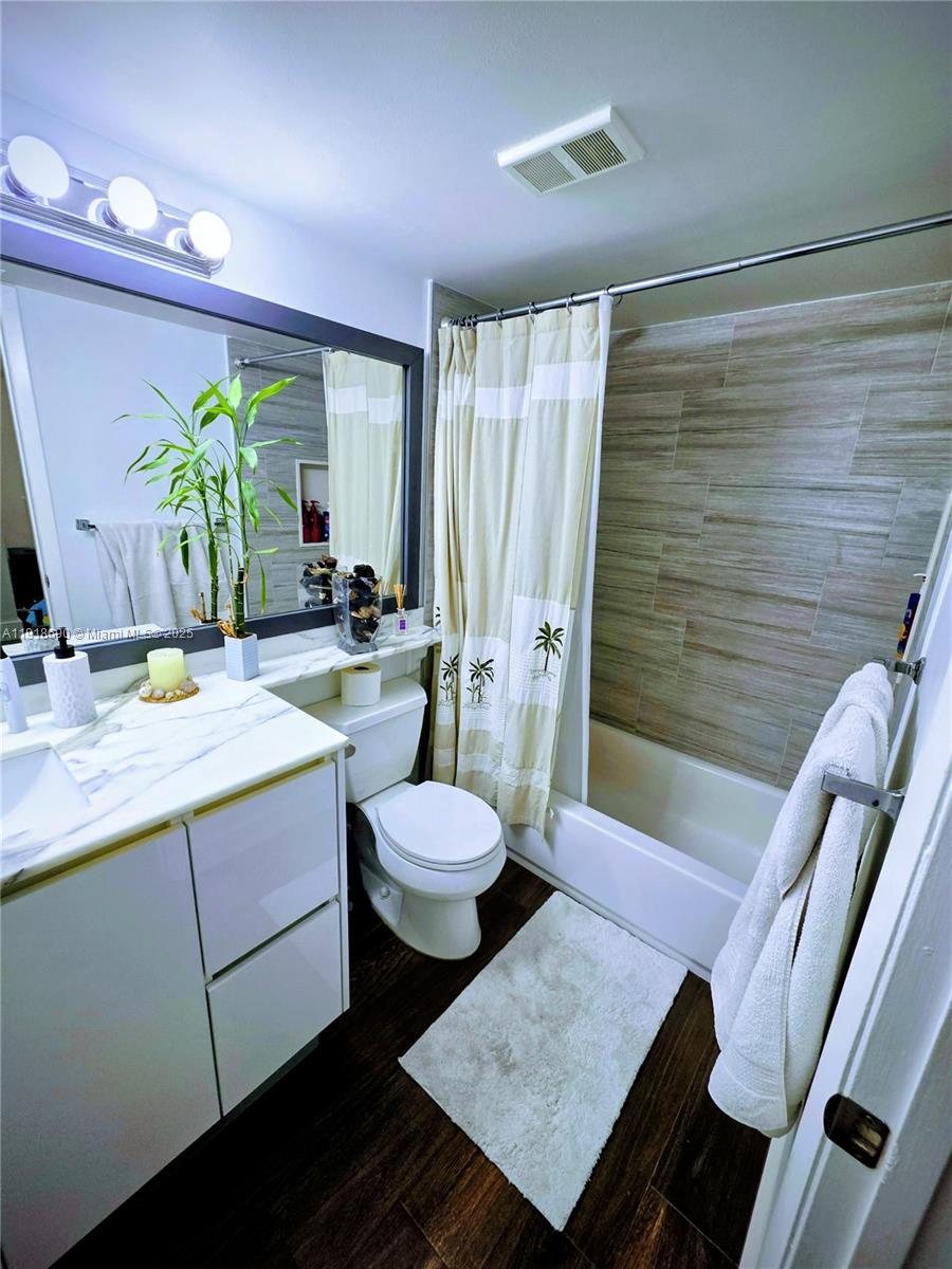 HOLLYWOOD PARC CONDOMINIU - Residential