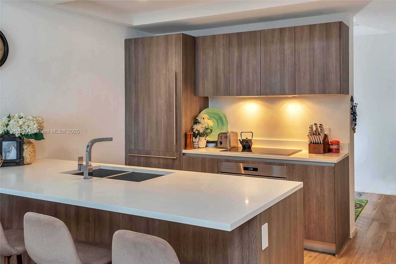 801 SMA RESIDENCES CONDO - Residential Lease